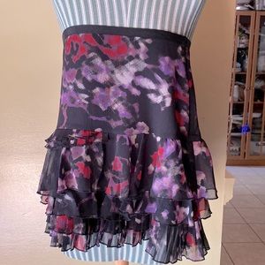 DKNY Jeans brand Ruffle Skirt Small, side zipper. Abstract pattern red/purple